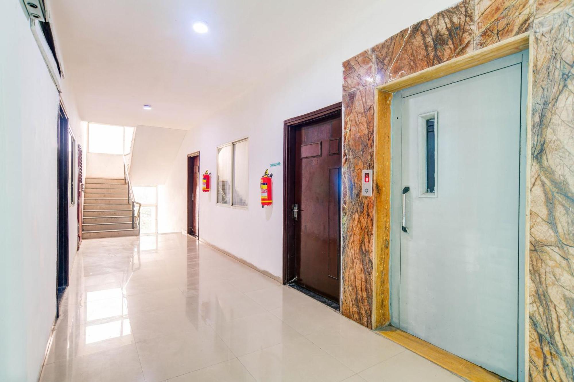 Super Hotel O Indraprasth Indore Bagian luar foto