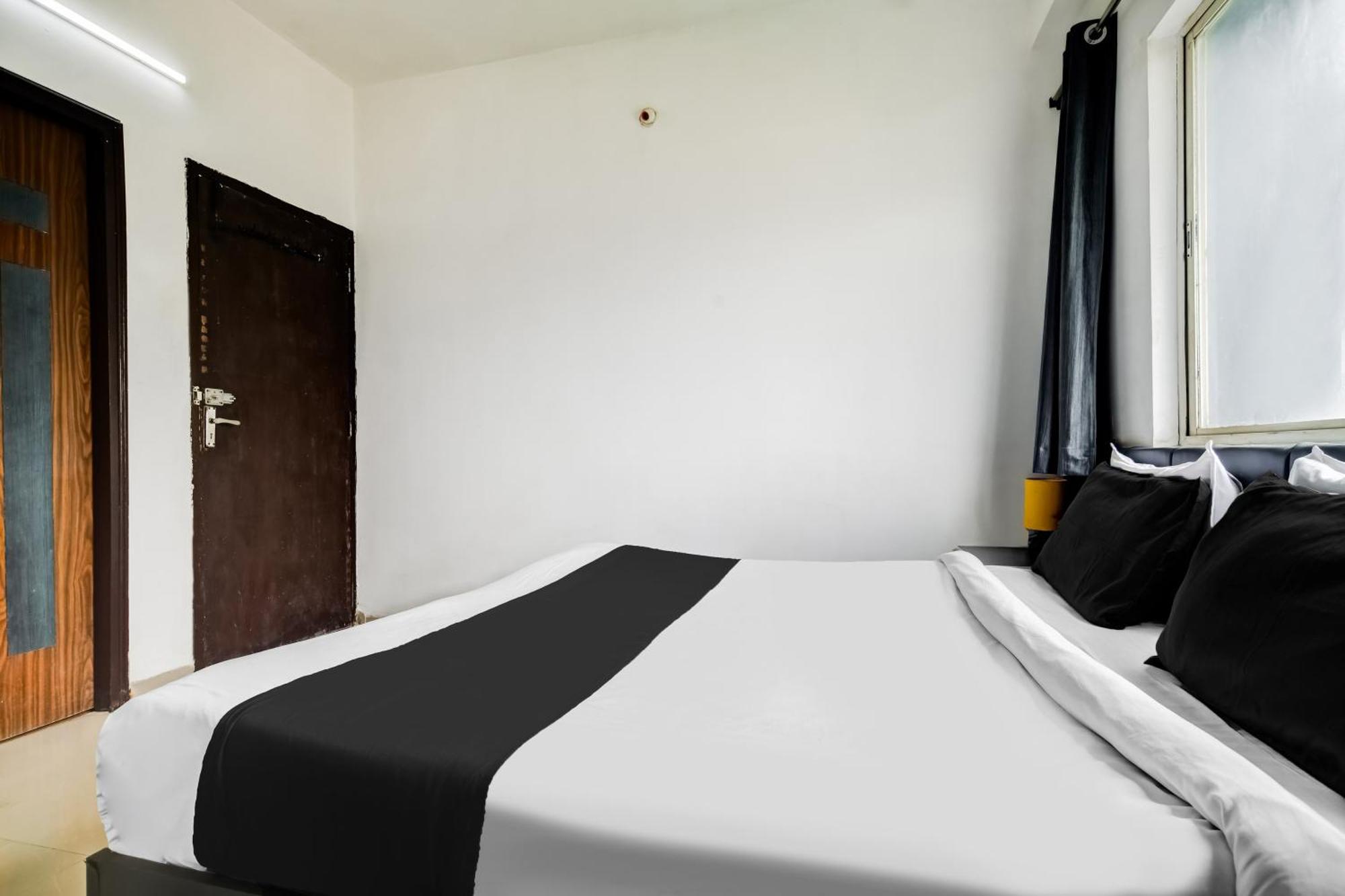 Super Hotel O Indraprasth Indore Bagian luar foto