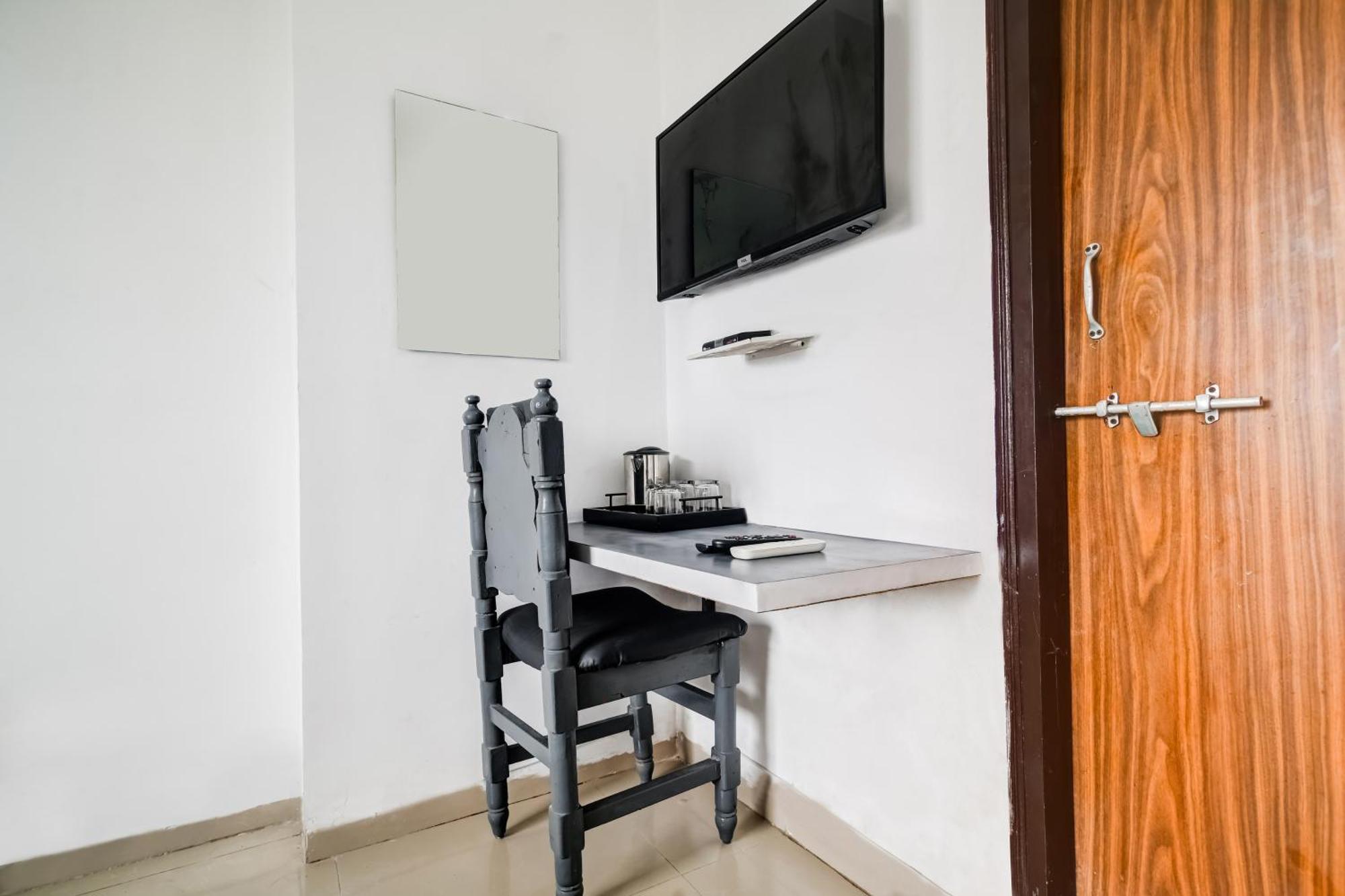 Super Hotel O Indraprasth Indore Bagian luar foto